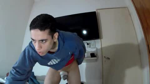 Snapshot of lauti_twink chatting on September 22, 6:59 am Lautaro online show from September 22, 6:59 am