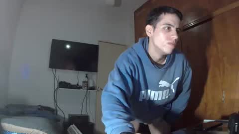 Snapshot of lauti_twink chatting on July 27, 7:15 am Lautaro online show from July 27, 7:15 am