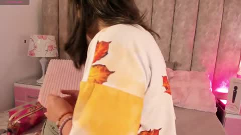 luu online show from June 1, 3:47 pm