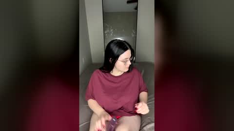 lauvlylu online show from March 6, 4:53 am