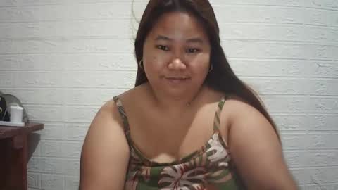 Snapshot of lavalyn214 chatting on May 11, 4:48 pm lavalyn214 online show from May 11, 4:48 pm