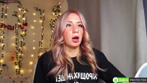 Snapshot of lavinell chatting on September 21, 3:46 pm Mia online show from September 21, 3:46 pm