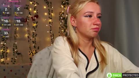 Snapshot of lavinell chatting on October 21, 9:26 pm Mia online show from October 21, 9:26 pm