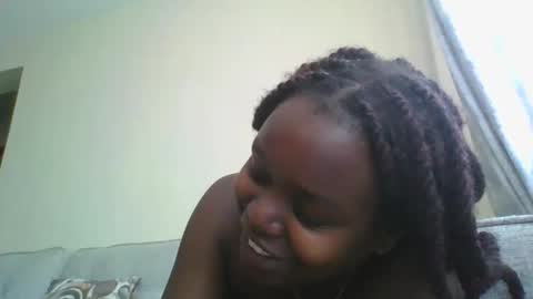 Snapshot of lavycaramel chatting on November 13, 9:08 am lavycaramel online show from November 13, 9:08 am