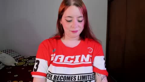 Snapshot of lay_lah chatting on December 13, 6:21 am laylaah online show from December 13, 6:21 am