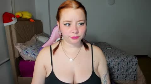 Snapshot of lay_lah chatting on January 8, 3:40 am laylaah online show from January 8, 3:40 am