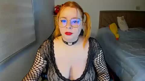 Snapshot of lay_lah chatting on September 13, 1:05 am laylaah online show from September 13, 1:05 am