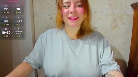 Snapshot of lay_lah chatting on March 6, 12:40 am laylaah online show from March 6, 12:40 am