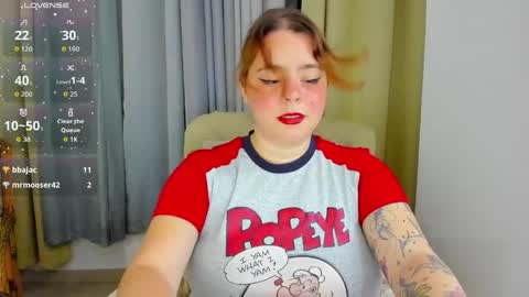 Snapshot of lay_lah chatting on May 1, 12:26 am laylaah online show from May 1, 12:26 am