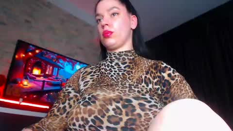 LayaMoon online show from October 26, 12:00 pm