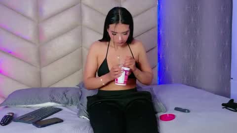 laya online show from December 3, 3:36 am