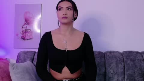 Snapshot of layadoll chatting on May 30, 3:25 am laya online show from May 30, 3:25 am