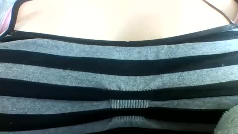 Snapshot of layannalea chatting on May 10, 8:14 pm layannalea online show from May 10, 8:14 pm