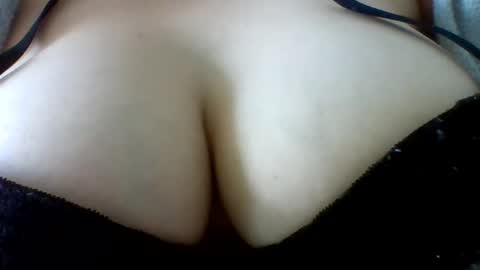 Snapshot of layannalea chatting on May 11, 8:06 pm layannalea online show from May 11, 8:06 pm