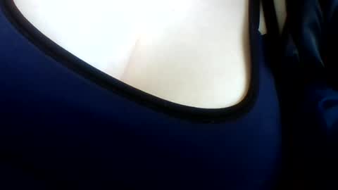 Snapshot of layannalea chatting on May 19, 1:56 am layannalea online show from May 19, 1:56 am