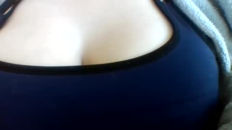 Snapshot of layannalea chatting on May 22, 2:30 am layannalea online show from May 22, 2:30 am