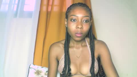 layannek online show from October 21, 2:45 am