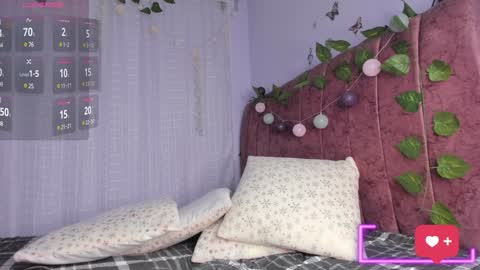layla_17 online show from January 28, 11:07 pm