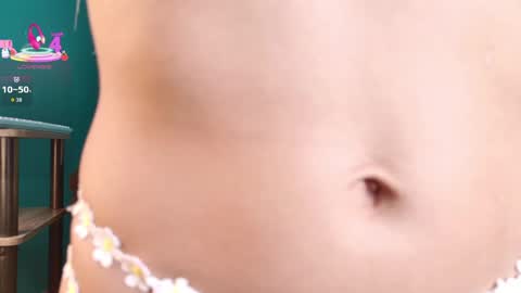 layla_17 online show from April 14, 11:55 pm