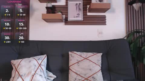 Layla online show from February 10, 6:45 pm