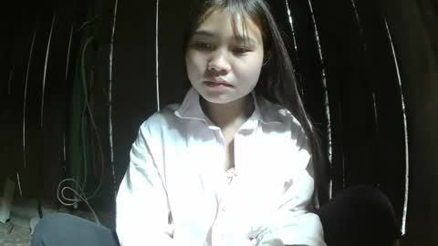 layla_999 online show from April 8, 1:05 am