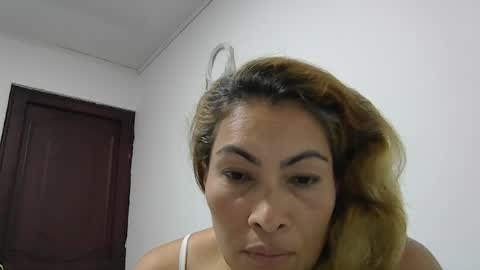layla_astrum online show from May 8, 8:58 pm