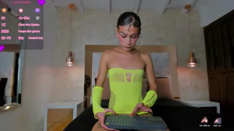 Layla Mackenzie  online show from February 18, 5:58 am