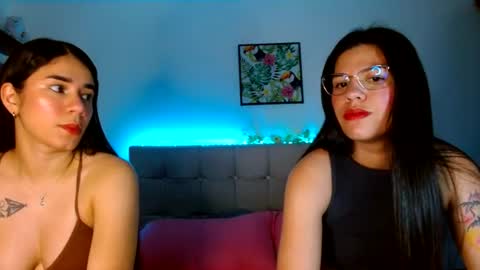 Snapshot of layla_roma chatting on July 18, 11:52 pm Lia and Rachel online show from July 18, 11:52 pm