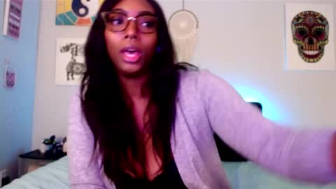 LaylaAriana online show from March 28, 4:12 am