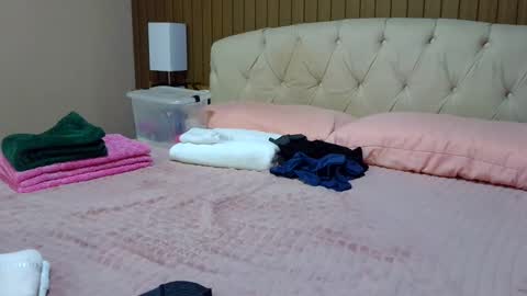 Snapshot of laylabrasil chatting on February 9, 12:49 am kelly online show from February 9, 12:49 am