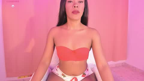 Snapshot of laylacarteer chatting on February 1, 5:00 pm LAYLA online show from February 1, 5:00 pm