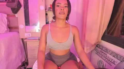 Snapshot of laylacarteer chatting on June 9, 5:35 pm LAYLA online show from June 9, 5:35 pm