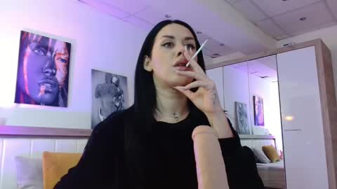 laylacruz online show from January 15, 7:15 am