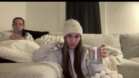 laylahlaylah1 online show from December 2, 10:05 pm