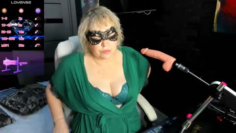 laylalaylamilf online show from November 22, 8:35 am