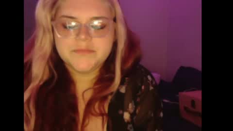 Snapshot of laylalyne chatting on July 19, 6:50 am Layla online show from July 19, 6:50 am