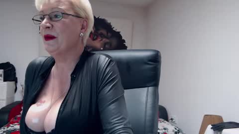 Layla online show from January 25, 12:59 am