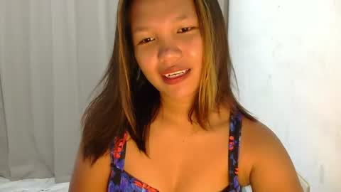 Snapshot of laylanimfa chatting on June 11, 10:30 pm Nimfa online show from June 11, 10:30 pm