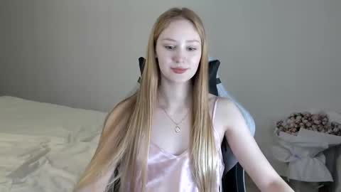 Snapshot of laylapretty001 chatting on February 17, 7:58 am LaylaPretty001 online show from February 17, 7:58 am