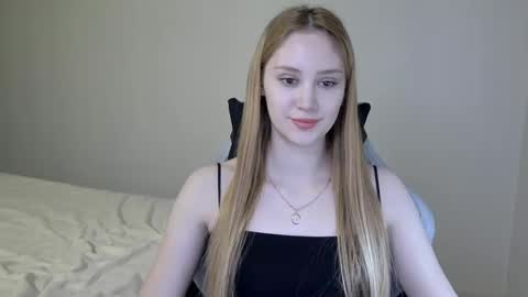 Snapshot of laylapretty001 chatting on March 11, 6:10 am LaylaPretty001 online show from March 11, 6:10 am