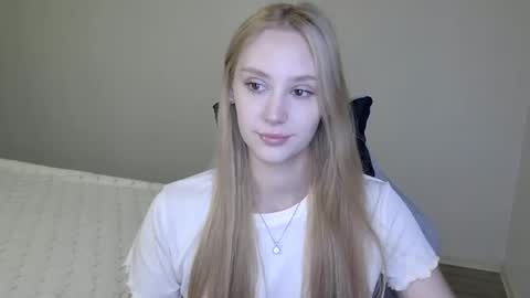 Snapshot of laylapretty001 chatting on November 13, 5:28 am LaylaPretty001 online show from November 13, 5:28 am