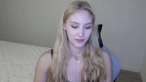 LaylaPretty001 online show from December 4, 5:50 am