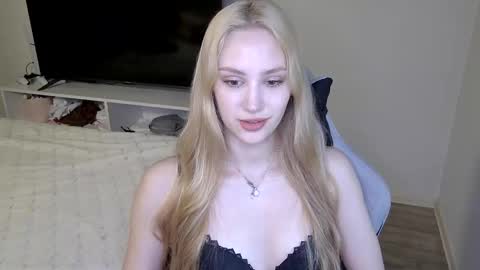 LaylaPretty001 online show from May 21, 4:19 am