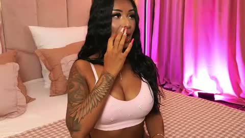 Layla online show from July 19, 6:50 am