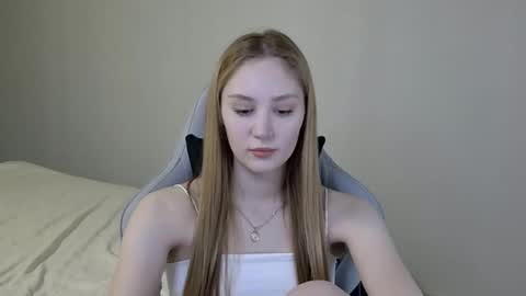 Snapshot of laylla001 chatting on February 4, 6:46 am Laylla001 online show from February 4, 6:46 am