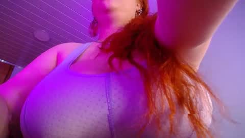 Snapshot of layna_cold chatting on February 10, 3:53 pm Vannessa online show from February 10, 3:53 pm