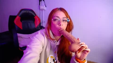 Snapshot of layna_cold chatting on February 10, 7:07 pm Vannessa online show from February 10, 7:07 pm