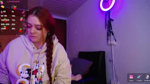 Snapshot of layna_cold chatting on February 11, 9:56 pm Vannessa online show from February 11, 9:56 pm