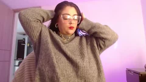 Snapshot of layna_cold chatting on February 18, 12:45 pm Vannessa online show from February 18, 12:45 pm