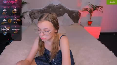 layriantavee online show from January 13, 1:49 pm